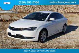 Used 2015 Chrysler 200 Limited image 1
