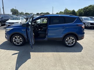 Used 2017 Ford Escape SE w/ Equipment Group 201A image 1
