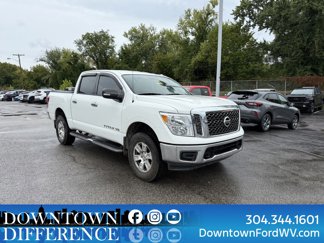 Used 2018 Nissan Titan SV image 1