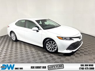 Used 2018 Toyota Camry LE image 1