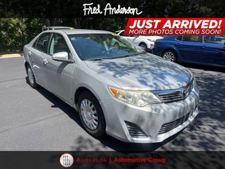 Used 2012 Toyota Camry L image 1