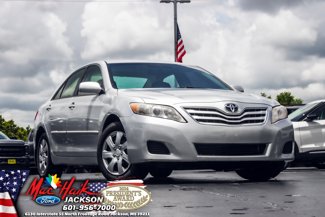 Used 2010 Toyota Camry LE image 1