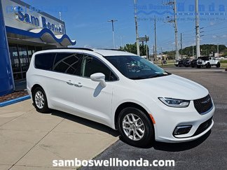 Used 2022 Chrysler Pacifica Touring-L image 1