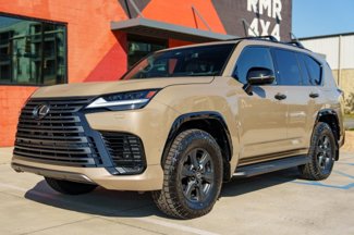 Used 2025 Lexus LX 700h Overtrail image 1