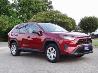 Used 2021 Toyota RAV4 LE image 1