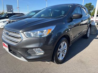 Used 2019 Ford Escape SE image 1