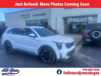 Used 2024 Kia Sorento S image 1