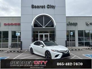 Used 2018 Toyota Camry XSE image 1