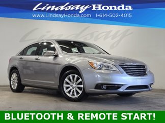 Used 2014 Chrysler 200 Limited image 1