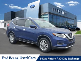 Used 2018 Nissan Rogue SV image 1