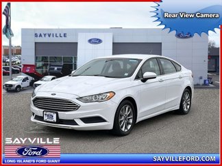 Used 2017 Ford Fusion SE image 1