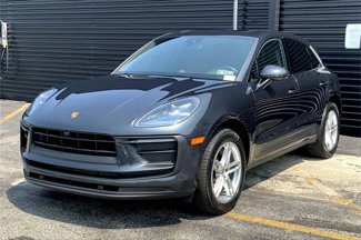 Certified 2022 Porsche Macan image 1