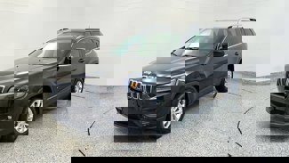 Used 2019 Jeep Cherokee Latitude w/ Popular Appearance Group image 1