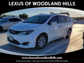 Used 2018 Chrysler Pacifica Touring-L image 1