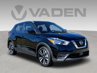 Used 2020 Nissan Kicks SV image 1