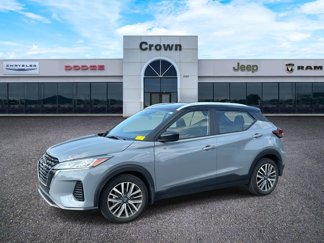 Used 2024 Nissan Kicks SV image 1