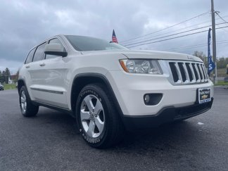 Used 2011 Jeep Grand Cherokee Laredo image 1