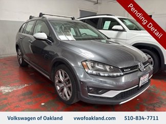 Used 2017 Volkswagen Golf Alltrack SEL image 1