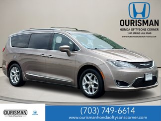 Used 2017 Chrysler Pacifica Touring-L Plus w/ Tire & Wheel Group image 1