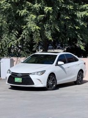 Used 2016 Toyota Camry SE image 1