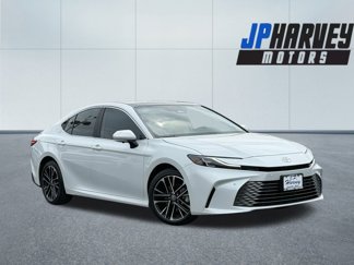 Used 2025 Toyota Camry XLE image 1