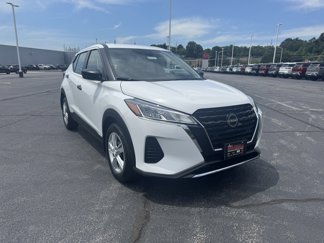 New 2025 Nissan Kicks Play S image 1