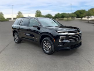 Used 2024 Chevrolet Traverse LT image 1