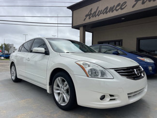 Used 2010 Nissan Altima 3.5 SR w/ Premium Pkg image 1