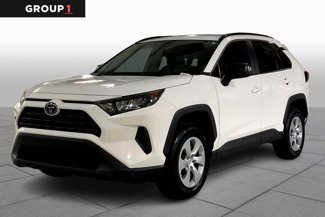 Used 2020 Toyota RAV4 LE image 1