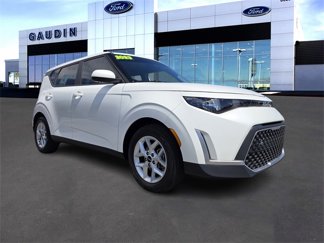 Used 2023 Kia Soul S image 1