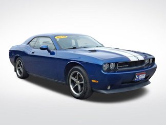 Used 2010 Dodge Challenger SE image 1