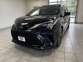 Used 2021 Toyota Sienna XSE image 1
