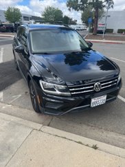 Used 2020 Volkswagen Tiguan SE w/ Panoramic Sunroof Package image 1