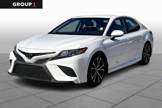 Used 2018 Toyota Camry SE image 1