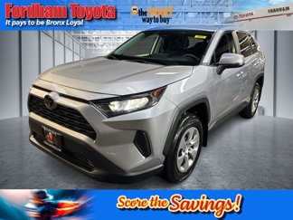 Used 2022 Toyota RAV4 LE image 1