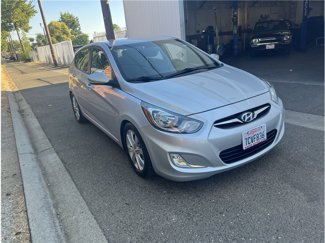 Used 2013 Hyundai Accent SE image 1