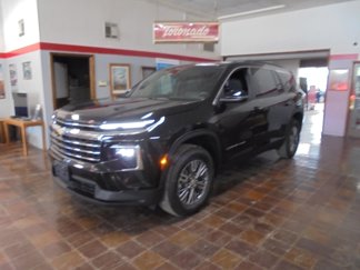 New 2025 Chevrolet Traverse LT w/ Driver Confidence Package image 1