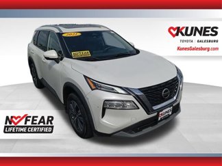 Used 2021 Nissan Rogue SV image 1