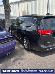 Used 2017 Chrysler Pacifica Limited w/ Advanced Safetytec Group image 1