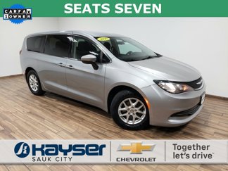 Used 2020 Chrysler Voyager LX image 1