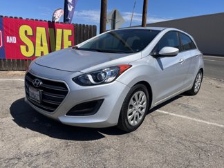 Used 2017 Hyundai Elantra GT image 1