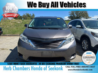Used 2015 Toyota Sienna LE image 1
