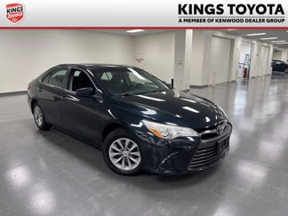 Used 2017 Toyota Camry LE image 1