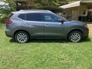 Used 2018 Nissan Rogue SV image 1