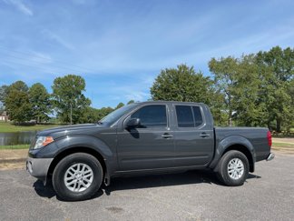Used 2015 Nissan Frontier SV image 1