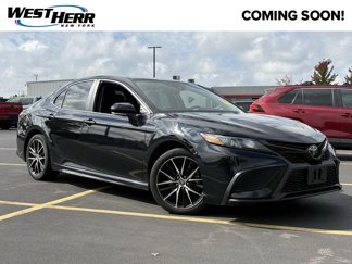 Used 2023 Toyota Camry SE image 1