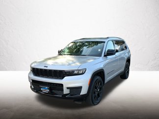 Used 2024 Jeep Grand Cherokee L Laredo image 1