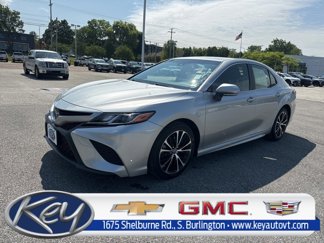 Used 2018 Toyota Camry SE image 1