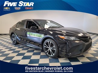 Used 2018 Toyota Camry SE image 1