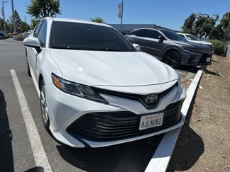 Used 2019 Toyota Camry LE image 1